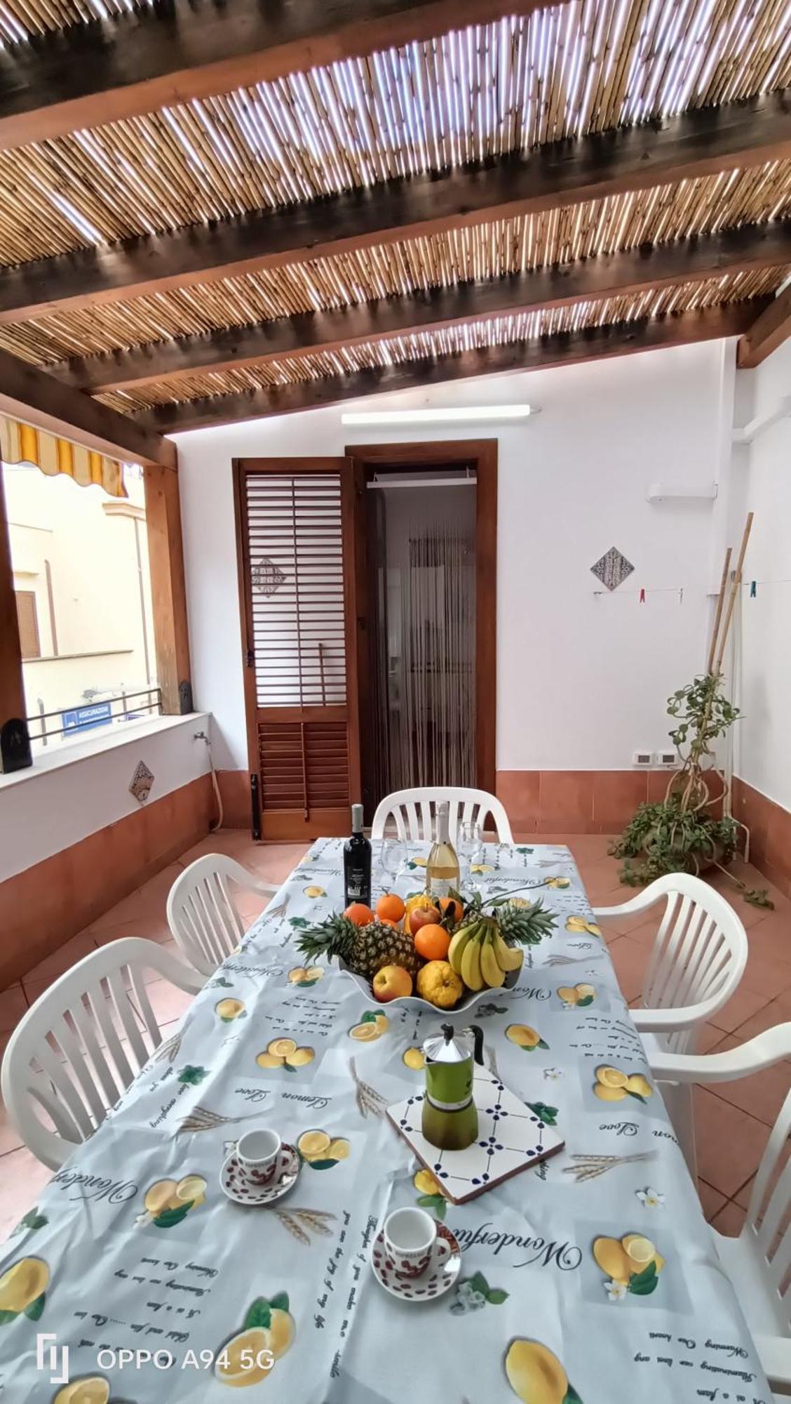 Casa Vita In Centro Balestrate Exterior foto